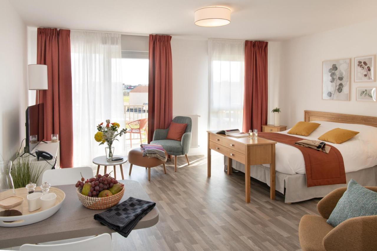 Domitys Les Cerneaux Aparthotel Hazebrouck Exterior photo